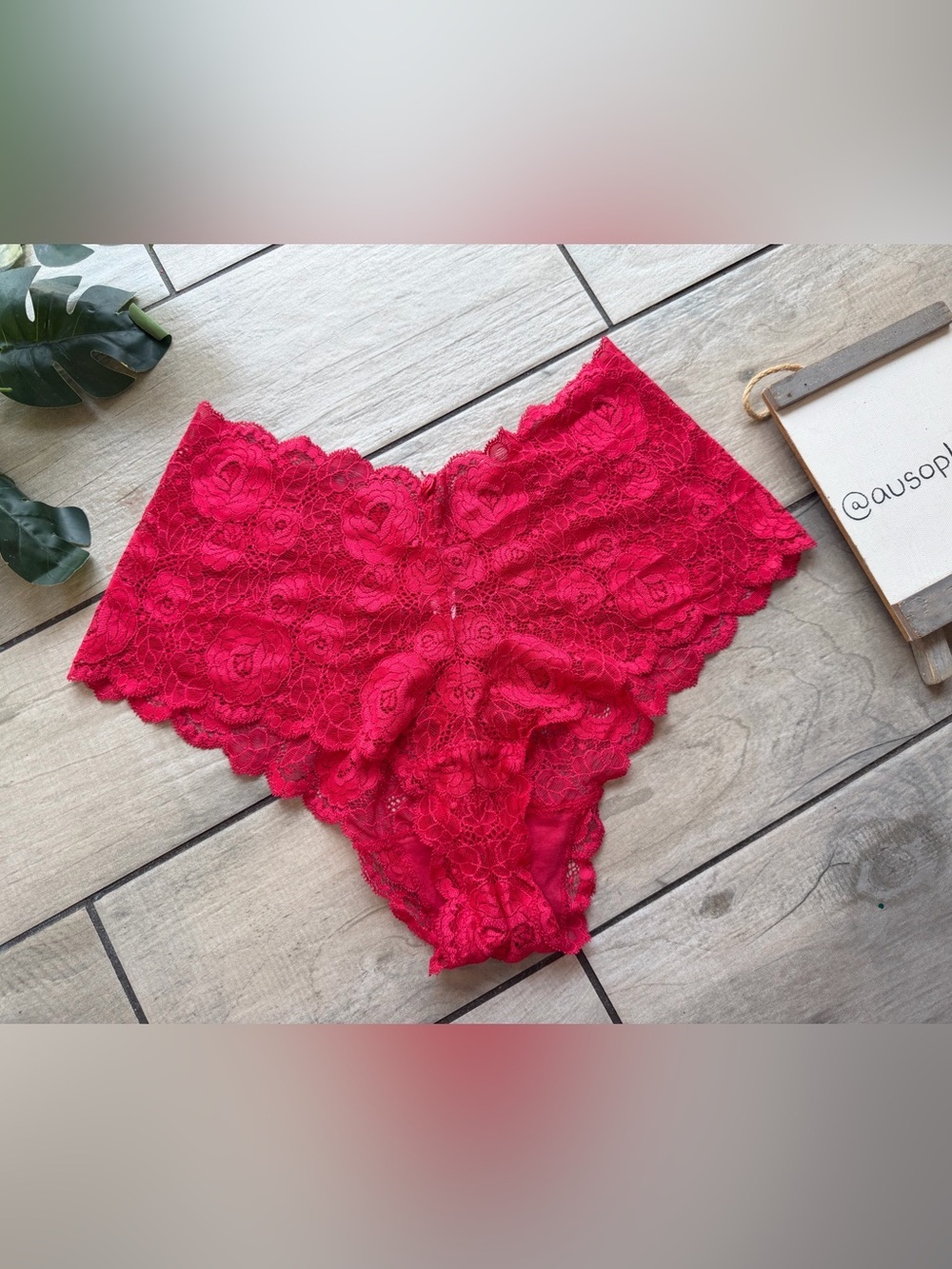 Vintage Y2K 2002 Victoria's Secret Romantic Rose Floral Lace Cheeky Boyshort L